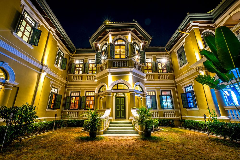Villas VS. Hotels