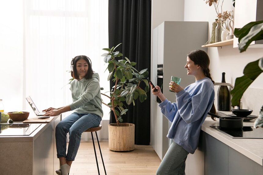 The Minimalist Lifestyle: Simplify, Declutter, and Thrive