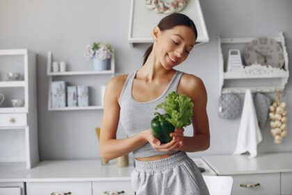 Strong on Plants: Vegetarian/Vegan Fitness with Plant-Based Nutrition 