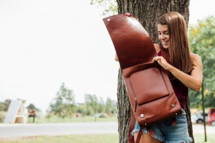 7 Things to Know Before Buying a Leather Bag